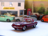 307 Jaguar E type in plum red (1)