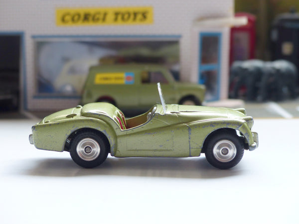 305 Triumph TR3 with shaped wheels